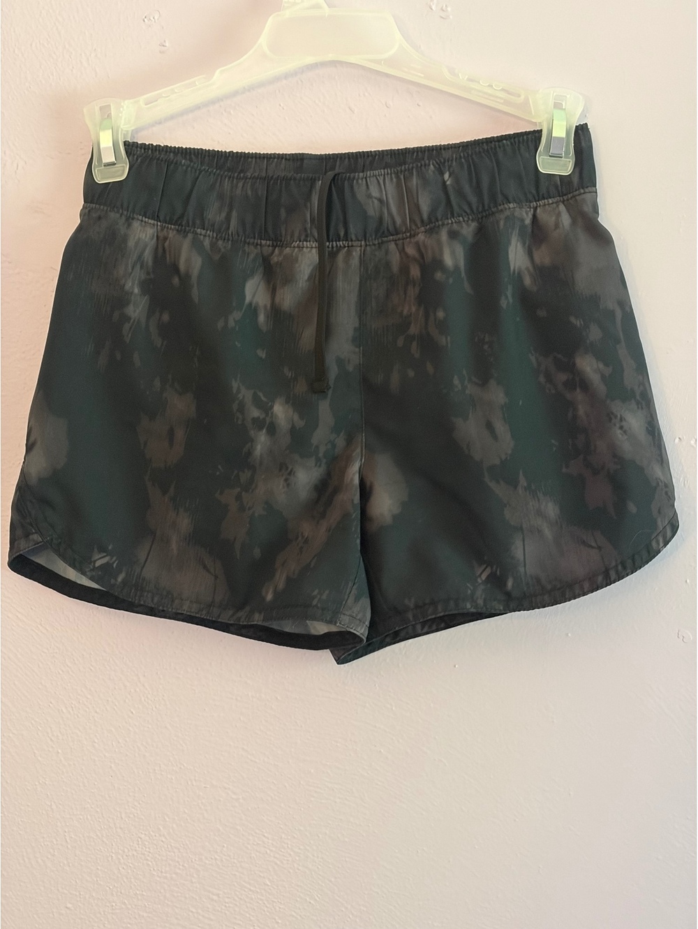 Old Navy Active Black Tie-Dye Athletic Shorts Size Large